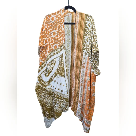 Floral Patterned Kimono - Picture 2 of 3